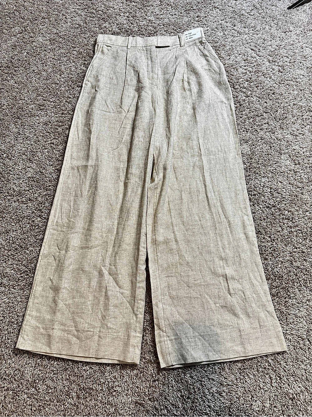 NWT Abercrombie Ultra High Rise
Linen Blend Wide Leg Pants Size 28